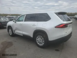 2024 Toyota Grand Highlander XLE with VIN 5TDAAAB57RS020210, listed as a Copart auction lot 53070325 with 10,592 mi miles and Salvage Title. Bid and sale history available at carsss.com. Image 2.