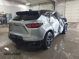 2024 Chevrolet Blazer RS с VIN 3GNKBERS5RS196244, выставлен на аукционе IAAI как лот 41549647 с пробегом 12 399 миль миль и . История ставок и продаж доступна на DreamBid. Изображение 4.