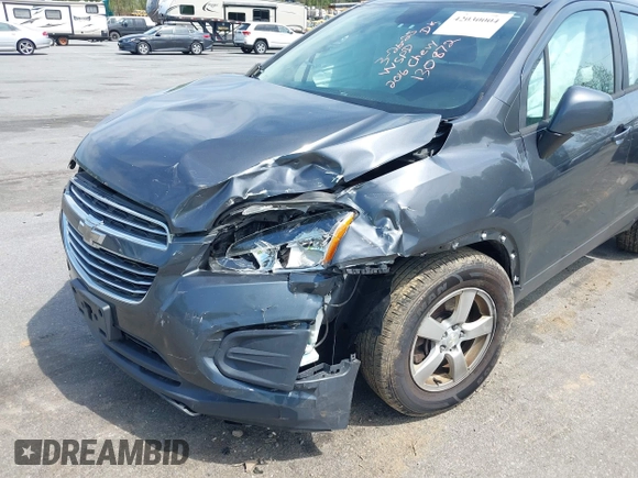2016 Chevrolet Trax LS z VIN 3GNCJNSBOGL130872, wystawiony jako IAAI lot #42030004 z przebiegiem 121 078 mil mil oraz . Historia ofert i sprzedaży dostępna na DreamBid. Obrazek 6.