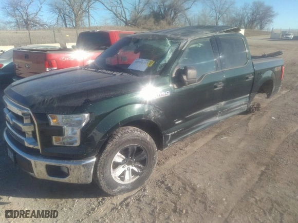 2015 Ford F-150 XLT with VIN 1FTEW1EP9FKE39940, listed as a IAAI auction lot 40991313 with 221,138 mi miles. Bid and sale history available at carsss.com. Image 2.