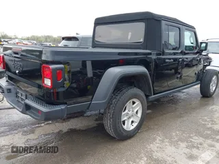 2020 Jeep Gladiator Sport S с VIN 1C6HJTAG8LL122726, выставлен на аукционе IAAI как лот 41886929 с пробегом 82 473 миль миль и . История ставок и продаж доступна на DreamBid. Изображение 4.