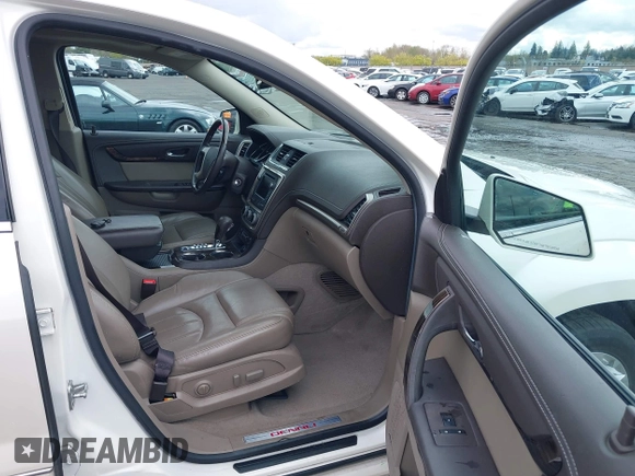 2014 GMC Acadia Denali with VIN 1GKKVTKD8EJ252502, listed as a IAAI auction lot 41957454 with 152,341 mi miles and . Bid and sale history available at carsss.com. Image 5.