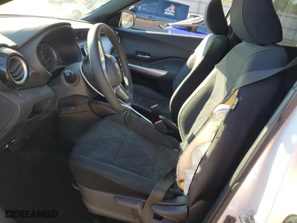 2018 Nissan Kicks S with VIN 3N1CP5CU4JL507205, listed as a Copart auction lot 44235935 with 88,935 mi miles and Salvage Title. Bid and sale history available at carsss.com. Image 7.