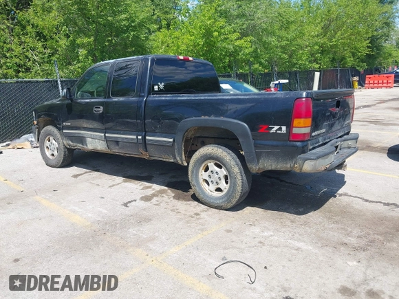 2000 Chevrolet Silverado 1500 LS with VIN 2GCEK19T2Y1379926, listed as a IAAI auction lot 42193073 with 371,952 mi miles. Bid and sale history available at carsss.com. Image 3.