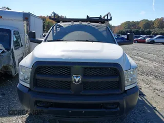 2018 Ram 3500 Tradesman with VIN 3C7WRSCL3JG165767, listed as a IAAI auction lot 40612945 with 1 mi miles. Bid and sale history available at carsss.com. Image 11.