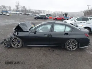 2020 BMW 3 Series M340i z VIN WBA5U7C03LFH93116, wystawiony jako IAAI lot #41826452 z przebiegiem Nie podano mil oraz . Historia ofert i sprzedaży dostępna na DreamBid. Obrazek 14.