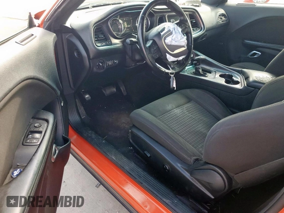 2016 Dodge Challenger SXT Plus z VIN 2C3CDZAG6GH306583, wystawiony jako Copart lot #55826495 z przebiegiem 135 391 mil mil oraz Szkoda całkowita • Salvage title. Historia ofert i sprzedaży dostępna na DreamBid. Obrazek 8.