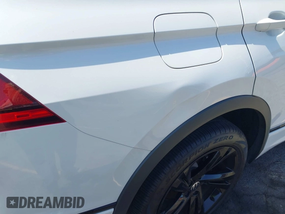 2024 Volkswagen Tiguan SE R-Line Black with VIN 3VVCB7AX7RM085619, listed as a IAAI auction lot 42325566 with 10,615 mi miles and . Bid and sale history available at DreamBid. Image 17.