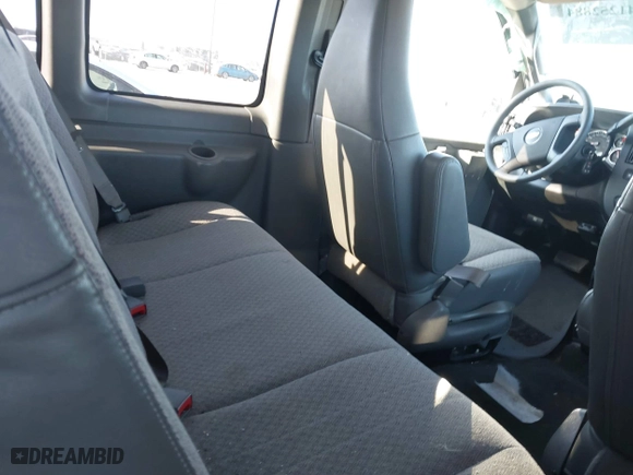 2019 Chevrolet Express Passenger LT with VIN 1GAZGPFG8K1212330, listed as a IAAI auction lot 41252884 with 61,605 mi miles. Bid and sale history available at carsss.com. Image 8.