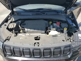 2022 Jeep Compass Latitude z VIN 3C4NJCBB6NT187791, wystawiony jako Copart lot #61102685 z przebiegiem 18 281 mil mil oraz Szkoda całkowita • Salvage title. Historia ofert i sprzedaży dostępna na DreamBid. Obrazek 12.