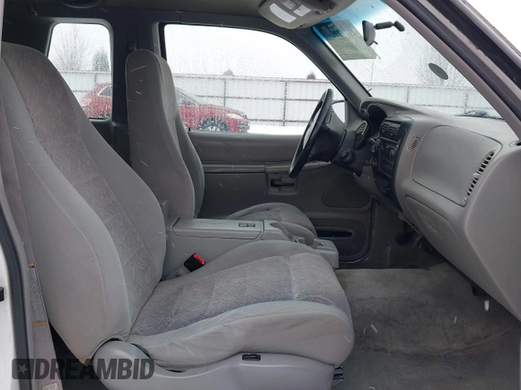1998 Ford Explorer Sport z VIN 1FMYU24X4WUB60583, wystawiony jako IAAI lot #41611027 z przebiegiem 197 653 mil mil oraz . Historia ofert i sprzedaży dostępna na DreamBid. Obrazek 5.