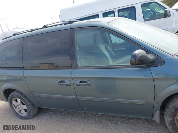 2006 Dodge Grand Caravan SXT with VIN 2D4GP44L96R744638, listed as a IAAI auction lot 41684766 with 137,828 mi miles. Bid and sale history available at carsss.com. Image 13.