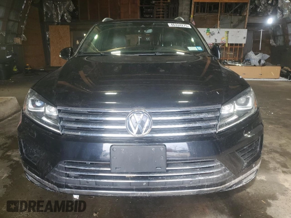 2017 Volkswagen Touareg Wolfsburg Edition с VIN WVGRF7BP4HD000477, выставлен на аукционе Copart как лот 46334275 с пробегом Не указан миль и На запчасти • Non repairable. История ставок и продаж доступна на DreamBid. Изображение 5.