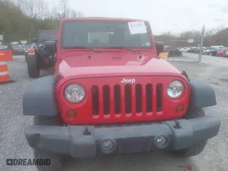 2008 Jeep Wrangler Unlimited X with VIN 1J8GA39128L562347, listed as a IAAI auction lot 41912669 with 106,040 mi miles. Bid and sale history available at carsss.com. Image 13.