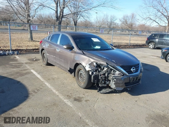 2017 Nissan Altima SR z VIN 1N4AL3AP9HC133798, wystawiony jako IAAI lot #41582890 z przebiegiem 57 440 mil mil oraz . Historia ofert i sprzedaży dostępna na DreamBid. Obrazek 6.