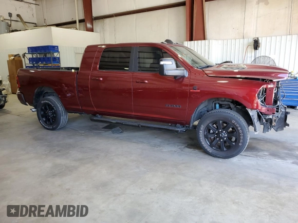 2024 Ram 2500 Laramie z VIN 3C6UR5NL3RG103131, wystawiony jako Copart lot #67840964 z przebiegiem 131 962 mil mil oraz Szkoda całkowita • Salvage title. Historia ofert i sprzedaży dostępna na DreamBid. Obrazek 4.