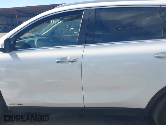 2018 Kia Sorento LX V6 with VIN 5XYPGDA57JG371874, listed as a IAAI auction lot 41668457 with 130,022 mi miles. Bid and sale history available at carsss.com. Image 15.