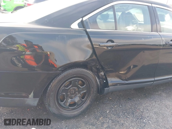 2013 Ford Police Interceptor z VIN 1FAHP2M87DG126837, wystawiony jako IAAI lot #40013829 z przebiegiem 283 903 mil mil oraz . Historia ofert i sprzedaży dostępna na DreamBid. Obrazek 6.