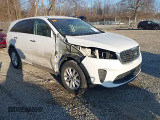 2019 Kia Sorento LX V6 with VIN 5XYPG4A57KG481194, listed as a IAAI auction lot 41748834 with 139,829 mi miles. Bid and sale history available at carsss.com. Image 1.