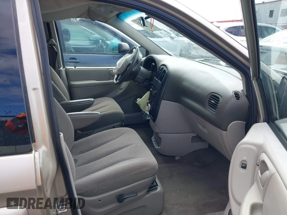 2007 Dodge Caravan SXT with VIN 1D4GP45R67B215067, listed as a IAAI auction lot 41780287 with 121,149 mi miles and . Bid and sale history available at carsss.com. Image 5.