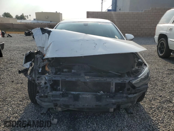 2018 Buick Regal Preferred with VIN W04GL6SX8J1133551, listed as a Copart auction lot 55338635 with 155,299 mi miles and Salvage title. Bid and sale history available at DreamBid. Image 5.