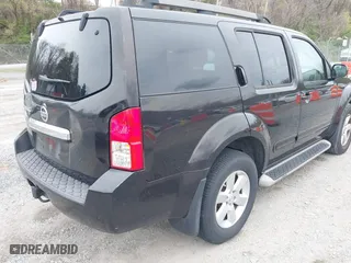 2011 Nissan Pathfinder LE with VIN 5N1AR1NN5BC634583, listed as a IAAI auction lot 41927831 with 317,287 mi miles. Bid and sale history available at carsss.com. Image 4.
