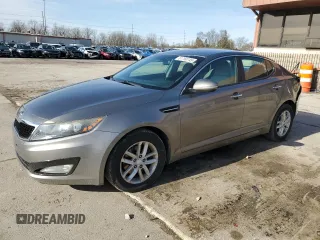2012 Kia Optima LX z VIN 5XXGM4A7XCG067004, wystawiony jako Copart lot #54222805 z przebiegiem 112 694 mil mil oraz Nie do naprawy • Non repairable. Historia ofert i sprzedaży dostępna na DreamBid. Obrazek 1.