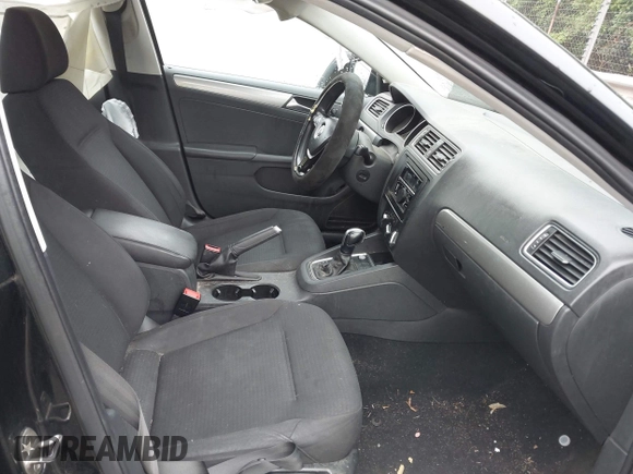 2015 Volkswagen Jetta SE with VIN 3VWD17AJ0FM253692, listed as a IAAI auction lot 42269625 with 133,143 mi miles and . Bid and sale history available at DreamBid. Image 5.