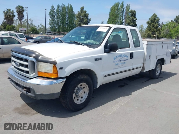 2000 Ford Super Duty F-250 XL with VIN 1FTNX20L0YEA50080, listed as a IAAI auction lot 42086439 with 230,868 mi miles. Bid and sale history available at carsss.com. Image 2.