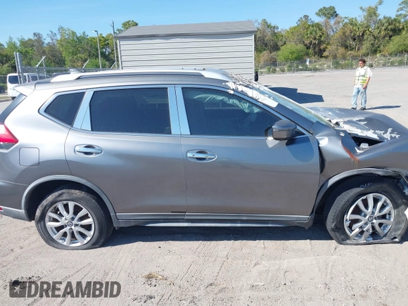 2017 Nissan Rogue SV with VIN KNMAT2MT7HP559334, listed as a IAAI auction lot 41913965 with 92,543 mi miles. Bid and sale history available at carsss.com. Image 13.