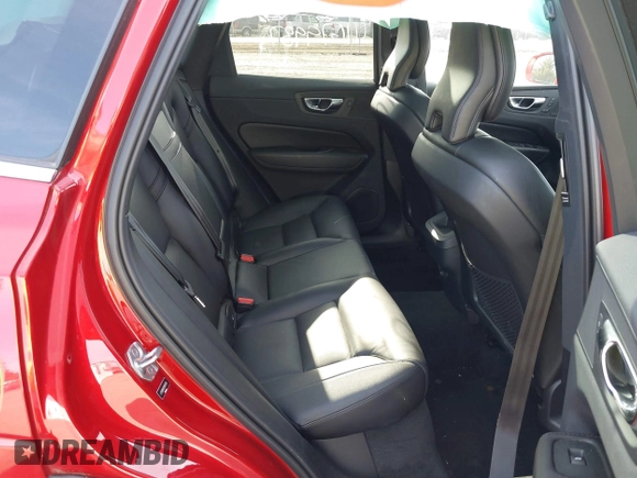 2019 Volvo XC60 Momentum с VIN LYV102RK3KB349115, выставлен на аукционе IAAI как лот 41679937 с пробегом 40 636 миль миль и . История ставок и продаж доступна на DreamBid. Изображение 8.