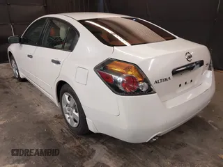2010 Nissan Altima 2.5 S with VIN 1N4AL2AP8AN533209, listed as a IAAI auction lot 42162097 with 123,656 mi miles. Bid and sale history available at carsss.com. Image 3.