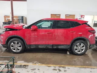 2021 Chevrolet Blazer LT z VIN 3GNKBHRS4MS520813, wystawiony jako IAAI lot #41095904 z przebiegiem 85 184 mil mil oraz . Historia ofert i sprzedaży dostępna na DreamBid. Obrazek 14.