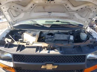 2005 Chevrolet Express Cargo Van with VIN 1GCGG25V151148945, listed as a IAAI auction lot 41408562 with 136,045 mi miles. Bid and sale history available at carsss.com. Image 10.
