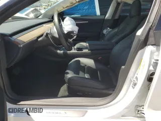 2023 Tesla Model 3 z VIN 5YJ3E1EA7PF576489, wystawiony jako Copart lot #61039505 z przebiegiem 35 243 mil mil oraz Nie do naprawy • Non repairable. Historia ofert i sprzedaży dostępna na DreamBid. Obrazek 7.