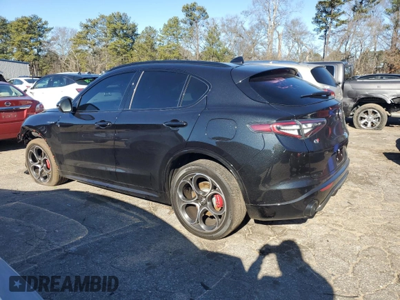 2024 Alfa Romeo Stelvio Ti z VIN ZASPAKBNXR7D70884, wystawiony jako Copart lot #87212794 z przebiegiem 15 162 mil mil oraz Szkoda całkowita • Salvage title. Historia ofert i sprzedaży dostępna na DreamBid. Obrazek 2.