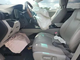 2010 Lexus RX 350 z VIN JTJBK1BA4A2404775, wystawiony jako Copart lot #60422425 z przebiegiem Nie podano mil oraz Szkoda całkowita • Salvage title. Historia ofert i sprzedaży dostępna na DreamBid. Obrazek 7.
