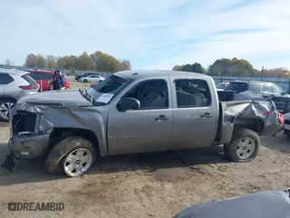2007 Chevrolet Silverado 1500 LTZ with VIN 2GCEK13M071609477, listed as a IAAI auction lot 41042020 with 193,095 mi miles. Bid and sale history available at carsss.com. Image 13.