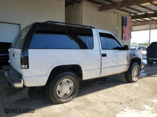 1996 Chevrolet Tahoe with VIN 3GNEK18R1TG137075, listed as a Copart auction lot 73995594 with 268,898 mi miles and Non Repairable. Bid and sale history available at carsss.com. Image 3.