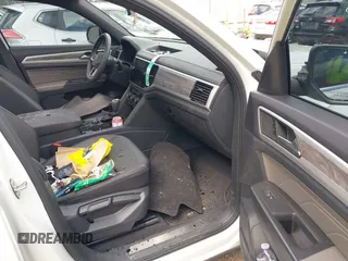 2023 Volkswagen Atlas SE with VIN 1V2KC2CA5PC214764, listed as a IAAI auction lot 42192334 with 40,148 mi miles and . Bid and sale history available at DreamBid. Image 5.