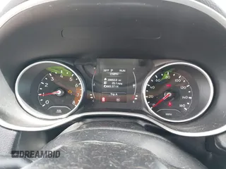 2020 Jeep Compass Latitude с VIN 3C4NJDBBXLT256632, выставлен на аукционе IAAI как лот 42155530 с пробегом 71 888 миль миль и . История ставок и продаж доступна на DreamBid. Изображение 7.