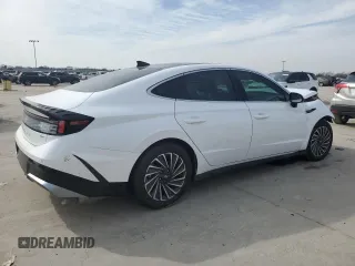 2024 Hyundai Sonata Hybrid Limited with VIN KMHL54JJ1RA101709, listed as a Copart auction lot 45246235 with 6,043 mi miles and Salvage Title. Bid and sale history available at carsss.com. Image 3.