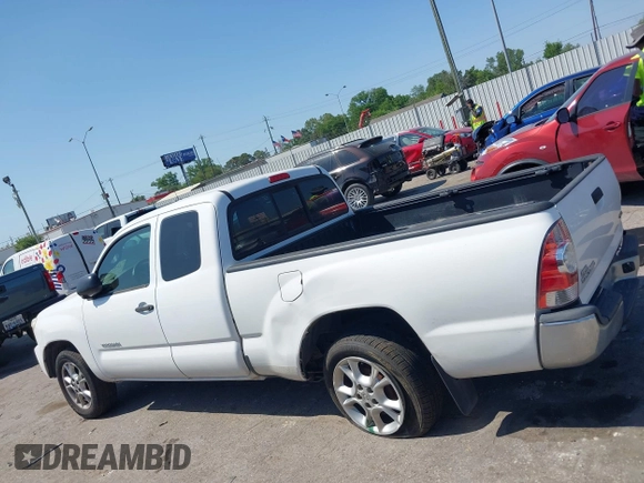 2013 Toyota Tacoma with VIN 5TFTX4CN2DX032744, listed as a IAAI auction lot 41997093 with 213,886 mi miles and . Bid and sale history available at DreamBid. Image 14.