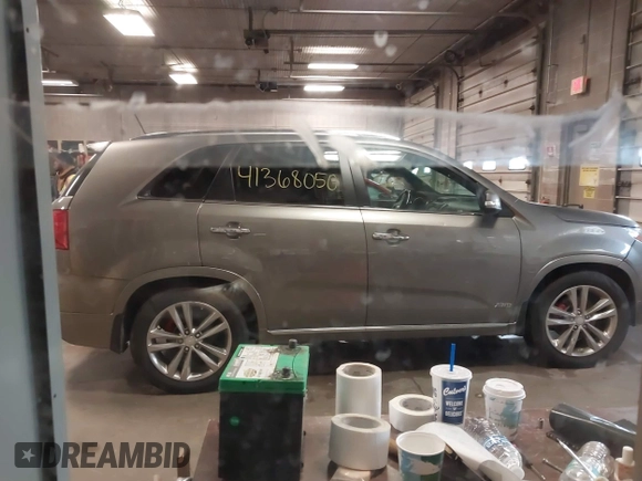2015 Kia Sorento SX with VIN 5XYKWDA74FG617737, listed as a IAAI auction lot 41368050 with 96,763 mi miles. Bid and sale history available at carsss.com. Image 13.
