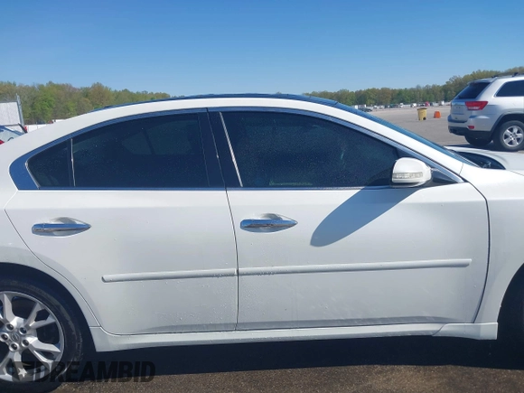 2014 Nissan Maxima SV z VIN 1N4AA5AP6EC914839, wystawiony jako IAAI lot #42084641 z przebiegiem 178 450 mil mil oraz . Historia ofert i sprzedaży dostępna na DreamBid. Obrazek 13.