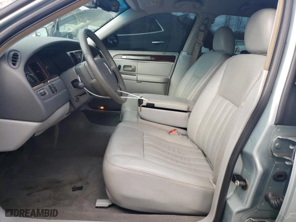 2007 Lincoln Town Car Signature with VIN 1LNHM81W47Y602867, listed as a Copart auction lot 83115214 with 123,802 mi miles and Salvage Title. Bid and sale history available at carsss.com. Image 7.