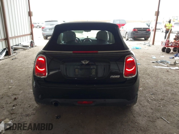 2019 MINI Convertible Cooper с VIN WMWWG5C5XK3H08526, выставлен на аукционе IAAI как лот 41623619 с пробегом 53 474 миль миль и . История ставок и продаж доступна на DreamBid. Изображение 16.