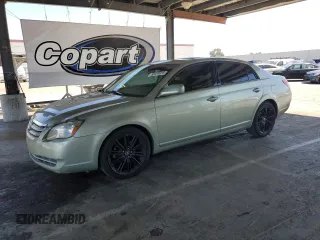 2007 Toyota Avalon XL z VIN 4T1BK36B77U181108, wystawiony jako Copart lot #58359925 z przebiegiem 352 169 mil mil oraz Szkoda całkowita • Salvage title. Historia ofert i sprzedaży dostępna na DreamBid. Obrazek 1.