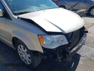 2013 Chrysler Town & Country Touring with VIN 2C4RC1BG2DR605857, listed as a IAAI auction lot 42001954 with 158,445 mi miles. Bid and sale history available at carsss.com. Image 6.