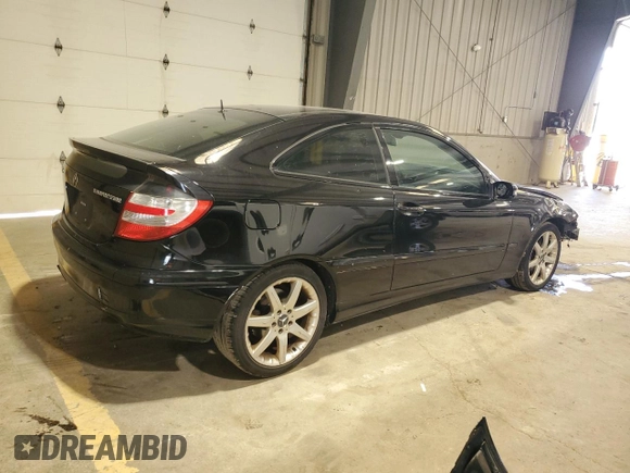 2005 Mercedes-Benz C 230 Kompressor with VIN WDBRN40J55A648975, listed as a Copart auction lot 62463675 with 252,393 mi miles and Salvage title. Bid and sale history available at DreamBid. Image 3.